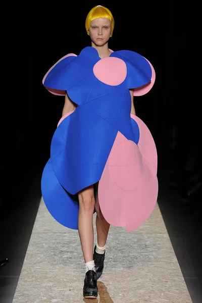 Look 28